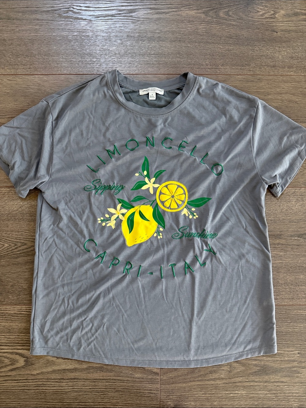Green Envelope Limoncello Capri Italy T-Shirt Women's Small Gray Top Lemons Sun